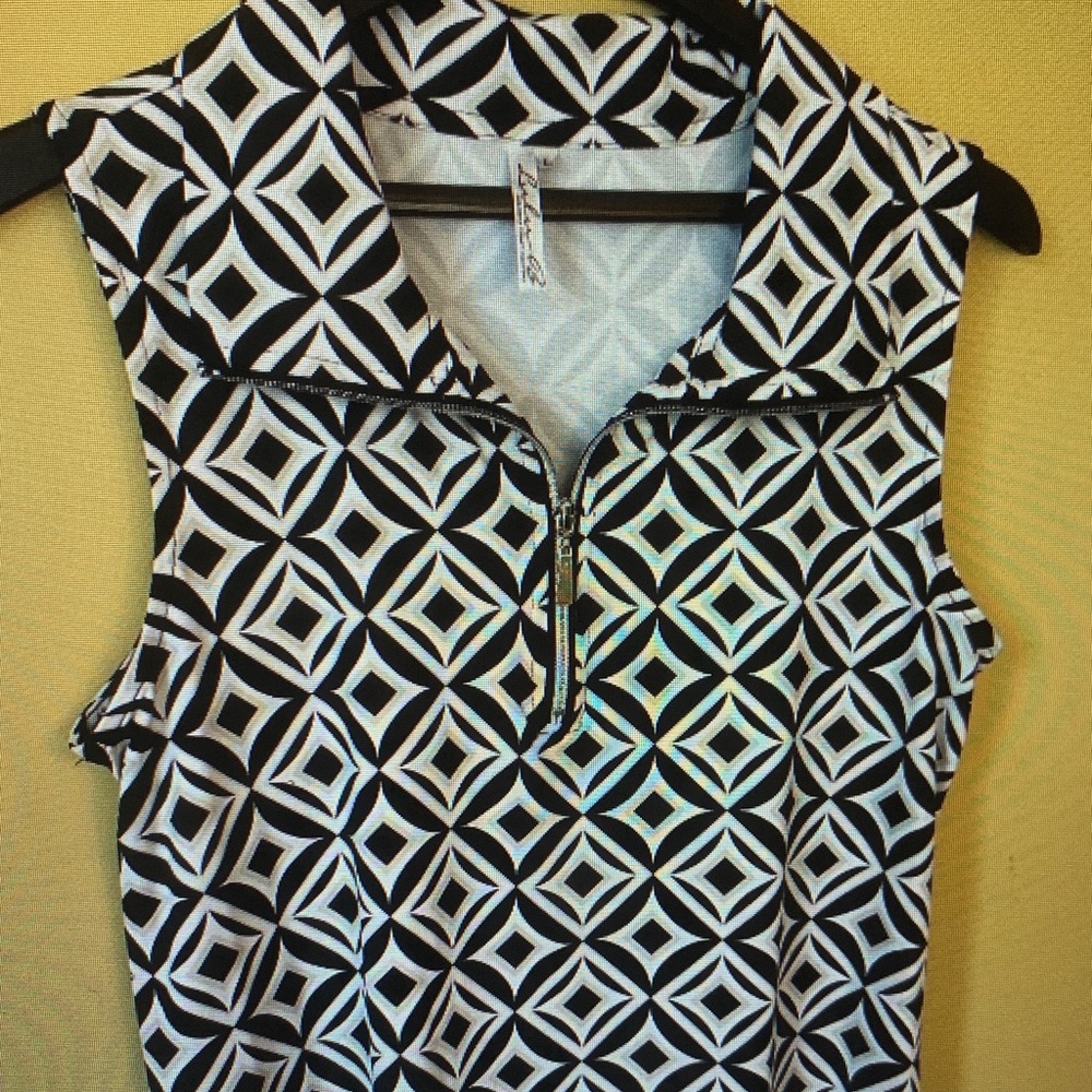 Lulu B Sleeveless Zip Neck Swing Dress with Geometric Pattern Size L